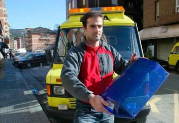 Bomberos y ambulancias llevarán las «Luces» azules y no amarillas