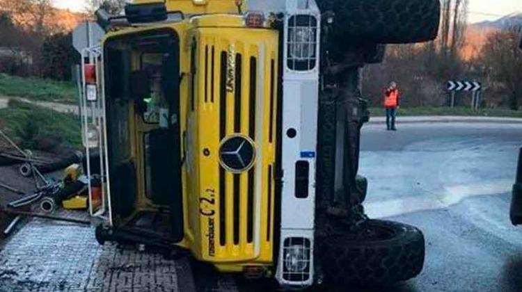 Vuelca un camión de bomberos en Trespaderne