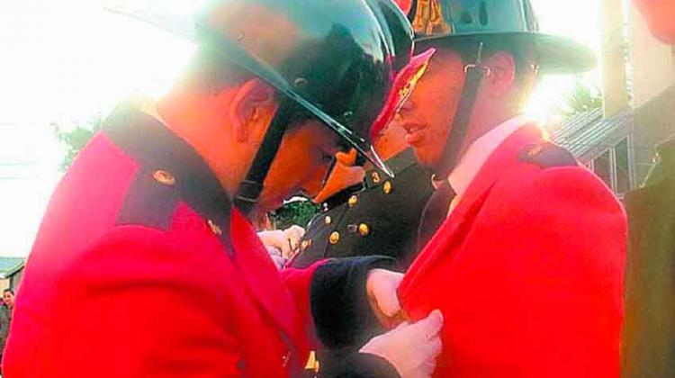 Bomberos de Ancud festeó 162 años reconociendo a sus voluntarios