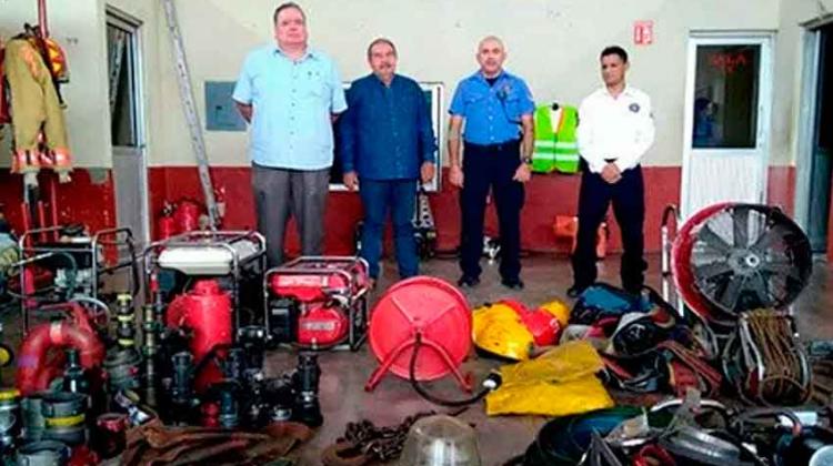 Bomberos de Guamúchil recibió en donación equipo de rescate