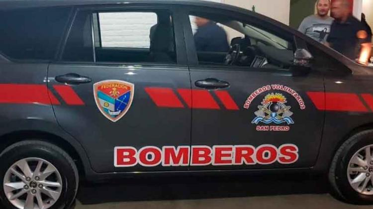 Bomberos de San Pedro presentaron de unidad de traslado Bomberos Voluntarios de San Pedro presentaron de unidad de traslado