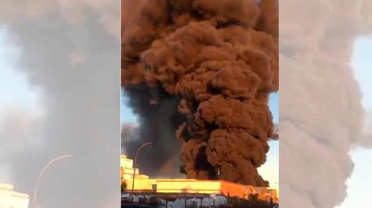 Voraz incendio en una fábrica textil de La Plata