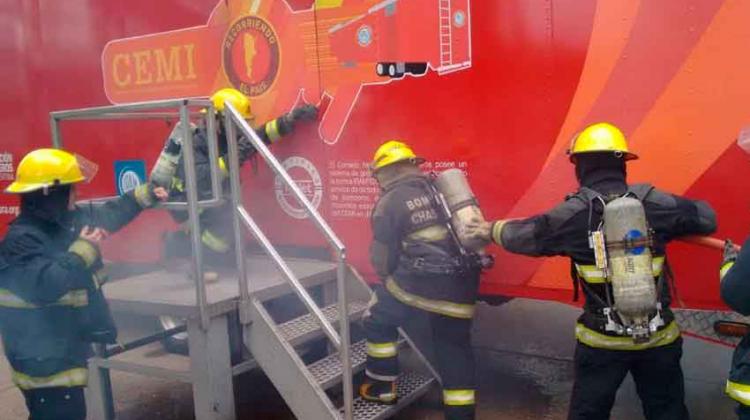 Capacitación en el Centro de Entrenamiento Móvil de Incendios