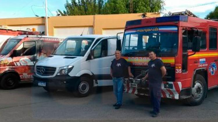Bomberos Voluntarios presentó dos nuevas unidades móviles