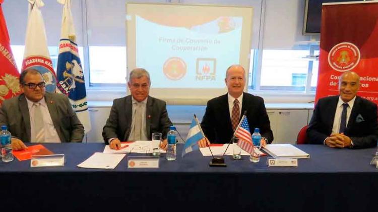 Bomberos Voluntarios firmó un convenio de cooperación con la NFPA