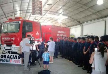 Bomberos Voluntarios de Pigüé presentaron nueva autobomba