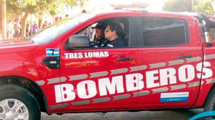 Bomberos de Tres Lomas presentaron una nueva unidad