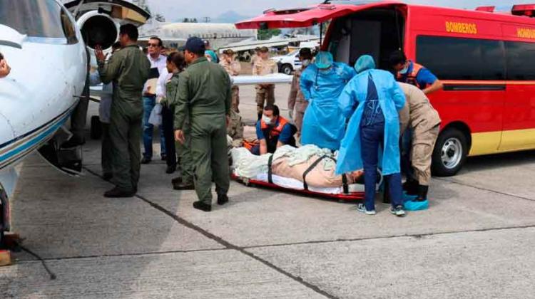 Trasladan a México a tres bomberos hondureños heridos