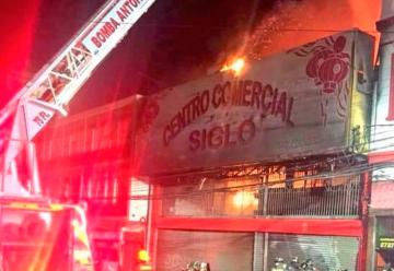Gran Incendio en locales comerciales en el centro de Antofagasta