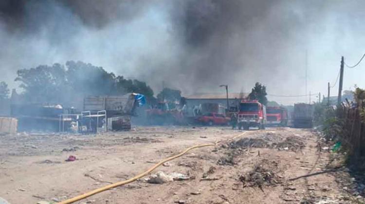 Incendio en una cooperativa de Lomas de Zamora