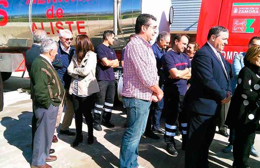 Bomberos de Aliste estrenan un camión nodriza