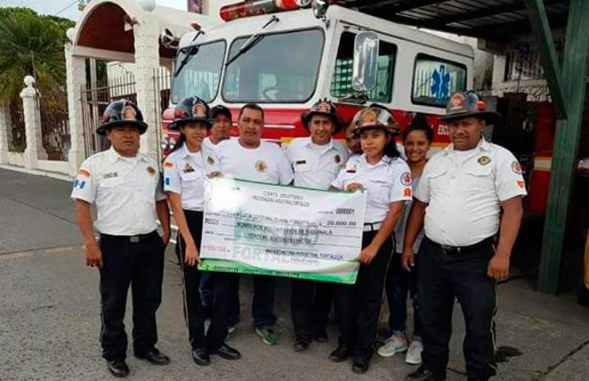 Bomberos de Siquinalá fueron beneficiados por un donativo