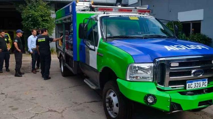 Bomberos Miramar recibió una autobomba de rápida intervención Bomberos Miramar recibió una autobomba de rápida intervención