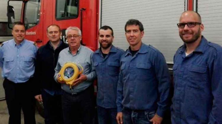 Bomberos de Sant Jaume dels Domenys incorpora un desfibrilador