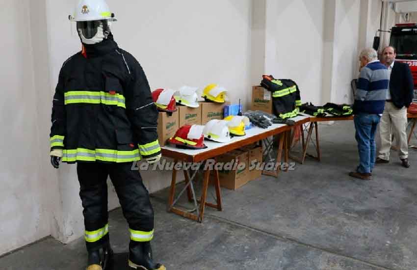 Bomberos de Coronel Suárez presentaron nuevo equipamiento