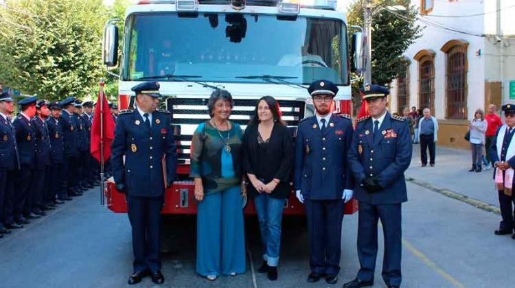 Bomberos de Viña del Mar recibe 5 nuevos carros bombas