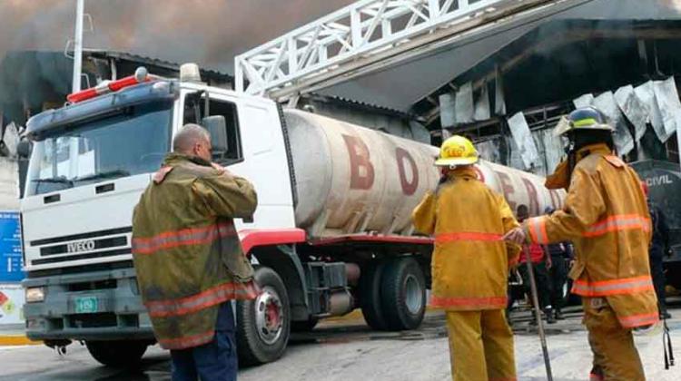 Incendio consumió empresa en el municipio Mariño