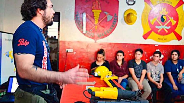 Bomberos de Iguazú realizaron Curso de rescate vehicular