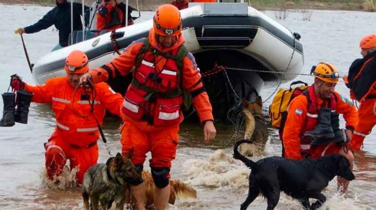 Bomberos conformarán en La Pampa la primera brigada de perros