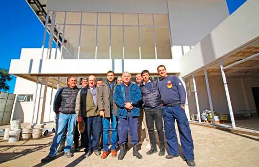 Aporte municipal para la construcción del techo de Bomberos Mar del Tuyú