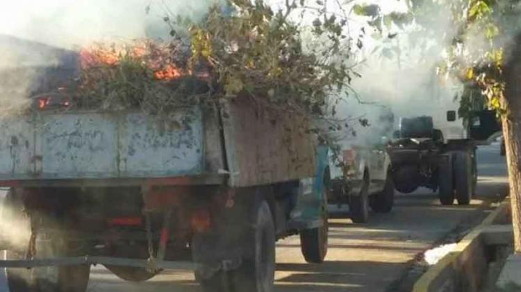 Les llevaron el incendio a las puertas del cuartel de Bomberos Les llevaron el incendio a las puertas del cuartel de Bomberos