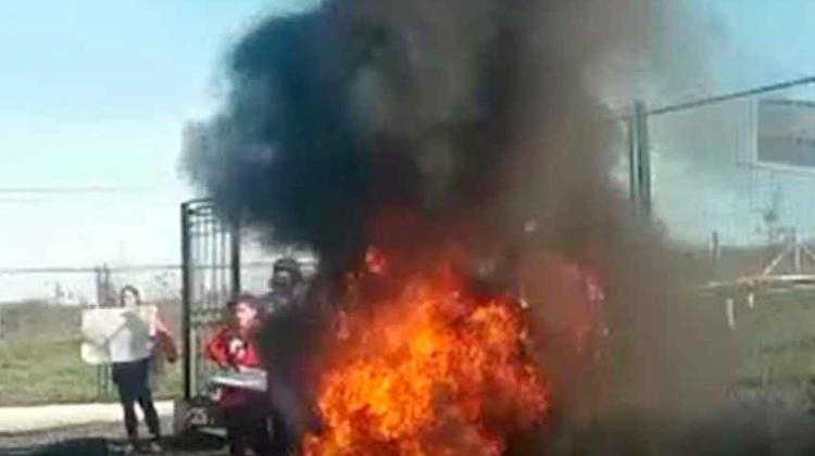 Protestas de vecinos de Millantú contra Bomberos Protestas de vecinos de Millantú contra Bomberos