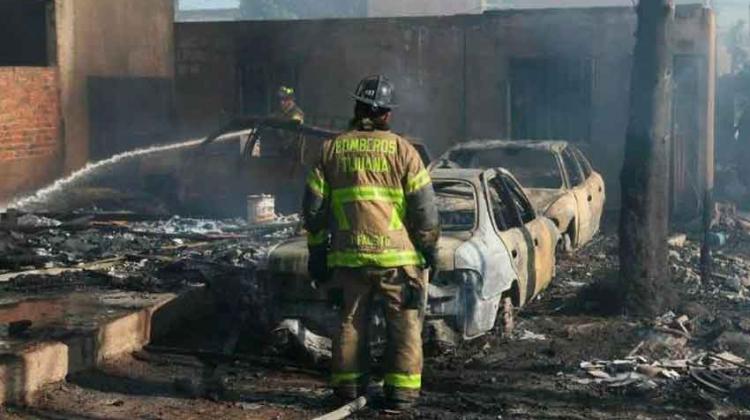 Protestan bomberos por falta de equipo para emergencias