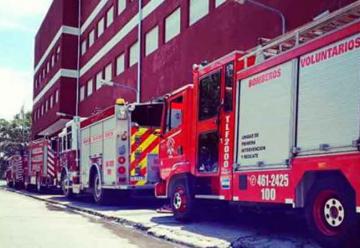 Incesante labor de Bomberos en la asistencia por el temporal