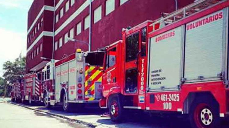 Incesante labor de Bomberos en la asistencia por el temporal Incesante labor de Bomberos en la asistencia por el temporal
