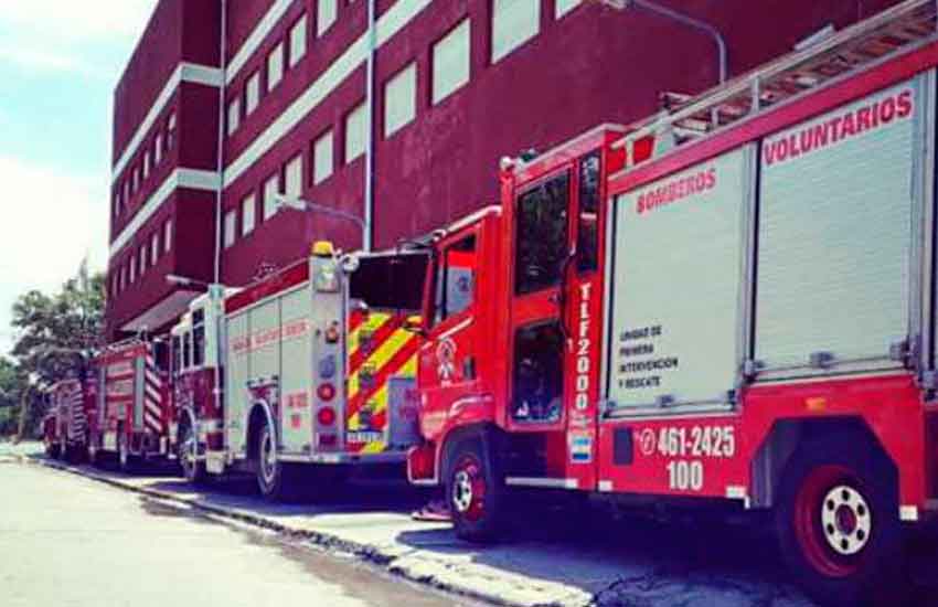 Incesante labor de Bomberos en la asistencia por el temporal