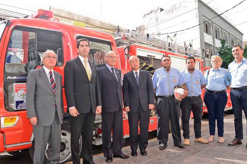 Bomberos Voluntarios del Paraguay recibió carros hidrantes