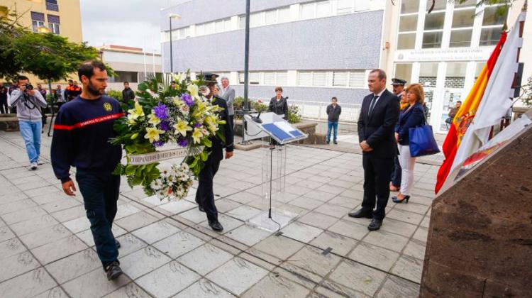 Recuerdo para los cuatro bomberos fallecidos de La Naval