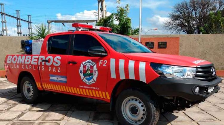 Bomberos de Carlos Paz presentaron un nuevo vehículo Bomberos de Carlos Paz presentaron un nuevo vehículo