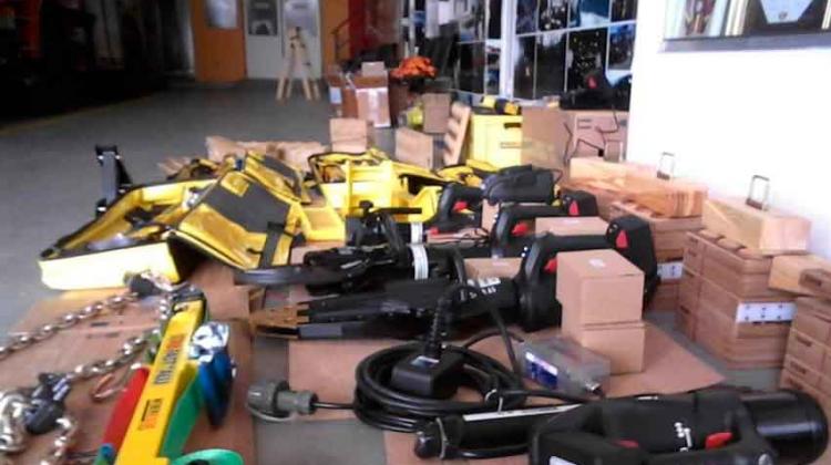 Bomberos de Trenque Lauquen presentó equipos para rescate Bomberos de Trenque Lauquen presentó equipos adquiridos para rescate