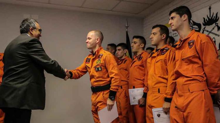 Nuevos egresados del Grupo Especial de Rescate de Bomberos Nuevos egresados del Grupo Especial de Rescate de Bomberos