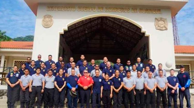 Bomberos de Chicago capacitan a Bomberos Guayaquil sobre rescate