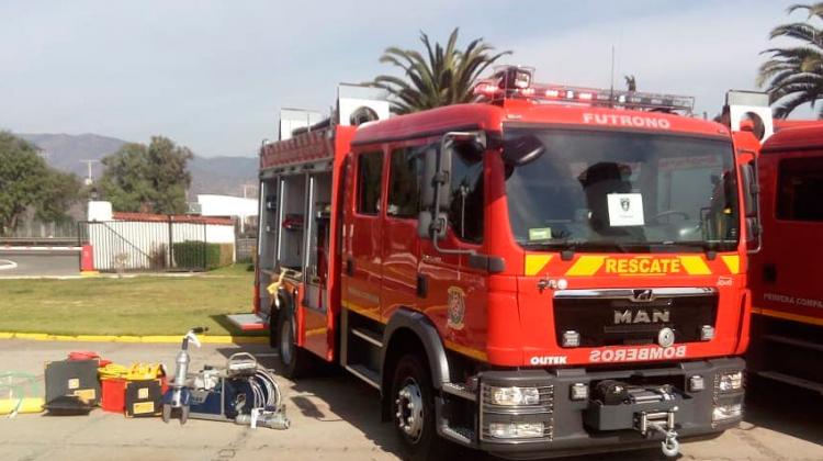 Bomberos de Futrono recibieron moderno carro