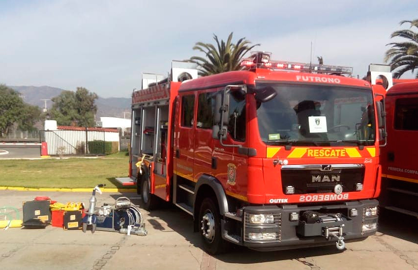 Bomberos de Futrono recibieron moderno carro