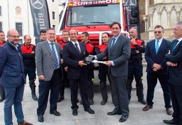 Bomberos de Cuenca cuenta con un nuevo camión