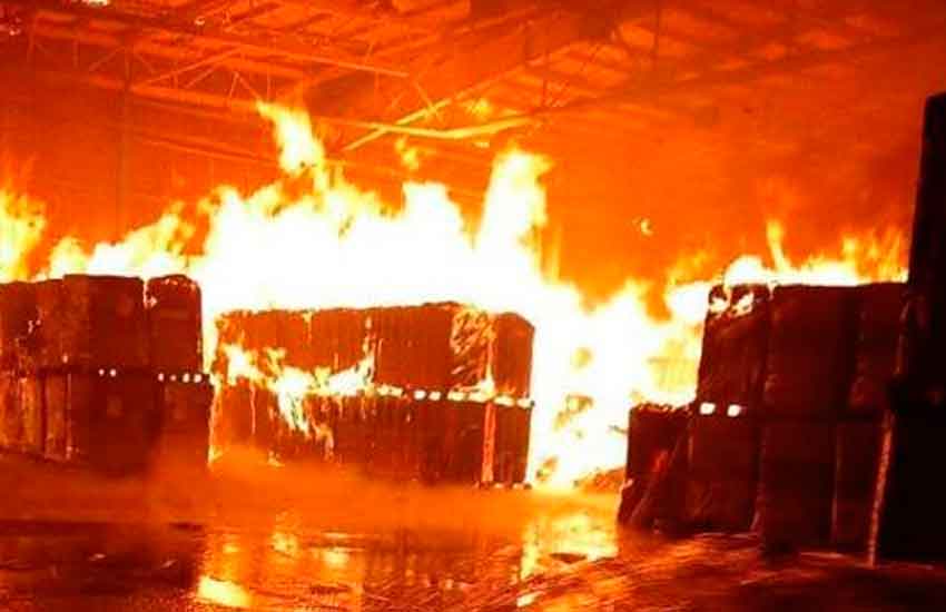 Se incendió el depósito de una cervecería en Zarate