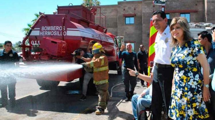 Entregan a Bomberos de Hermosillo unidades y equipamiento