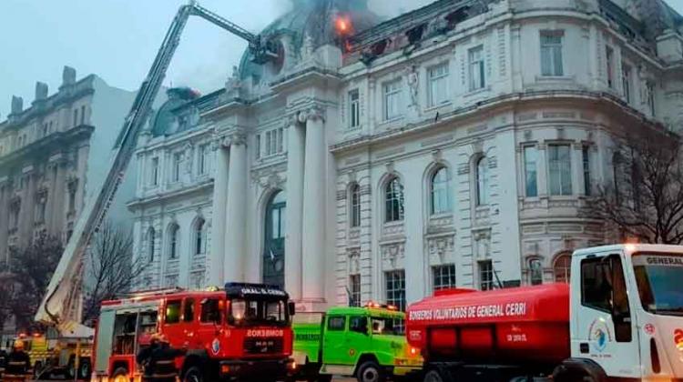 Incendio en la sede del Banco Nación de Bahía Blanca