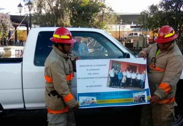 Fundación entrega donativo de ambulancia para Bomberos