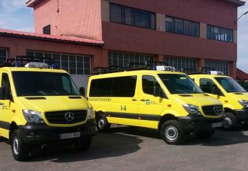 Tres nuevos vehículos  para los bomberos forestales