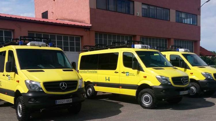 Tres nuevos vehículos  para los bomberos forestales