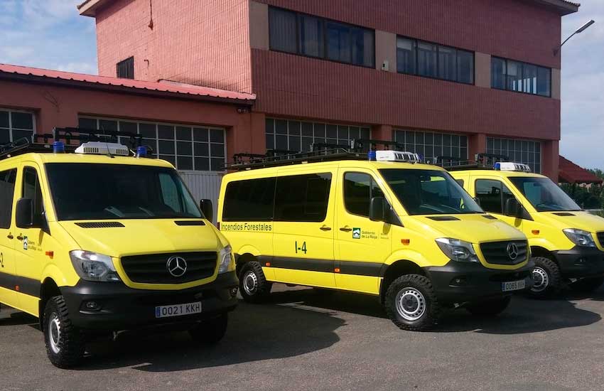 Tres nuevos vehículos  para los bomberos forestales