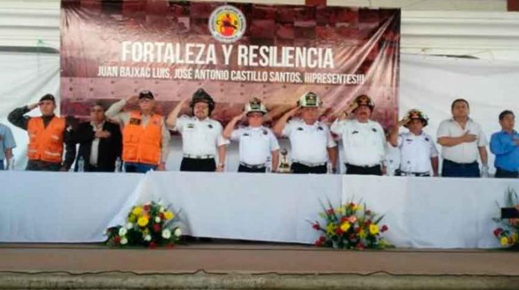 Condecoran a Bomberos Voluntarios por su actuar heroico