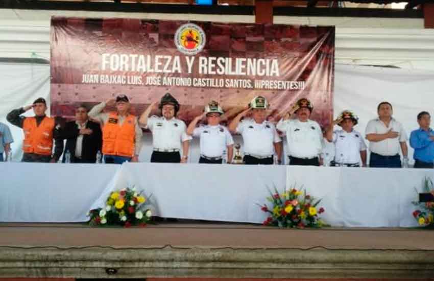 Condecoran a Bomberos Voluntarios por su actuar heroico