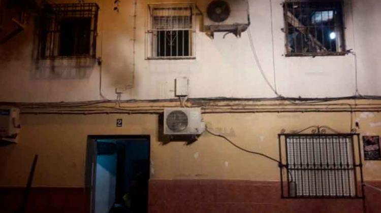 Dos bomberos heridos en un incendio en Torreblanca