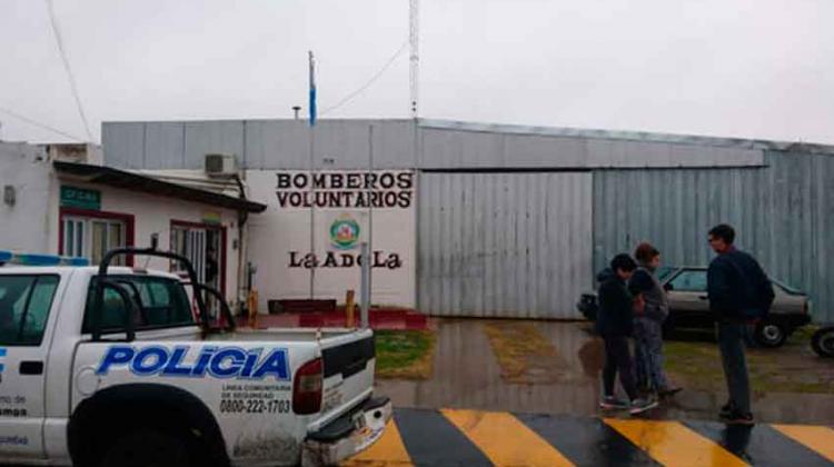 Desplazaron a la jefa del cuartel de Bomberos de La Adela